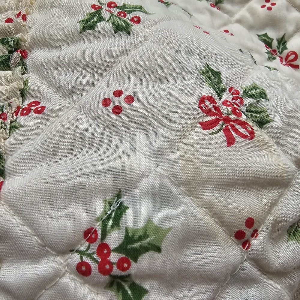 1980s 1990s Quilted Oval Placemats 2 Set Holly Tree Bow Cottagecore Holiday #55 - Picture 7 of 9